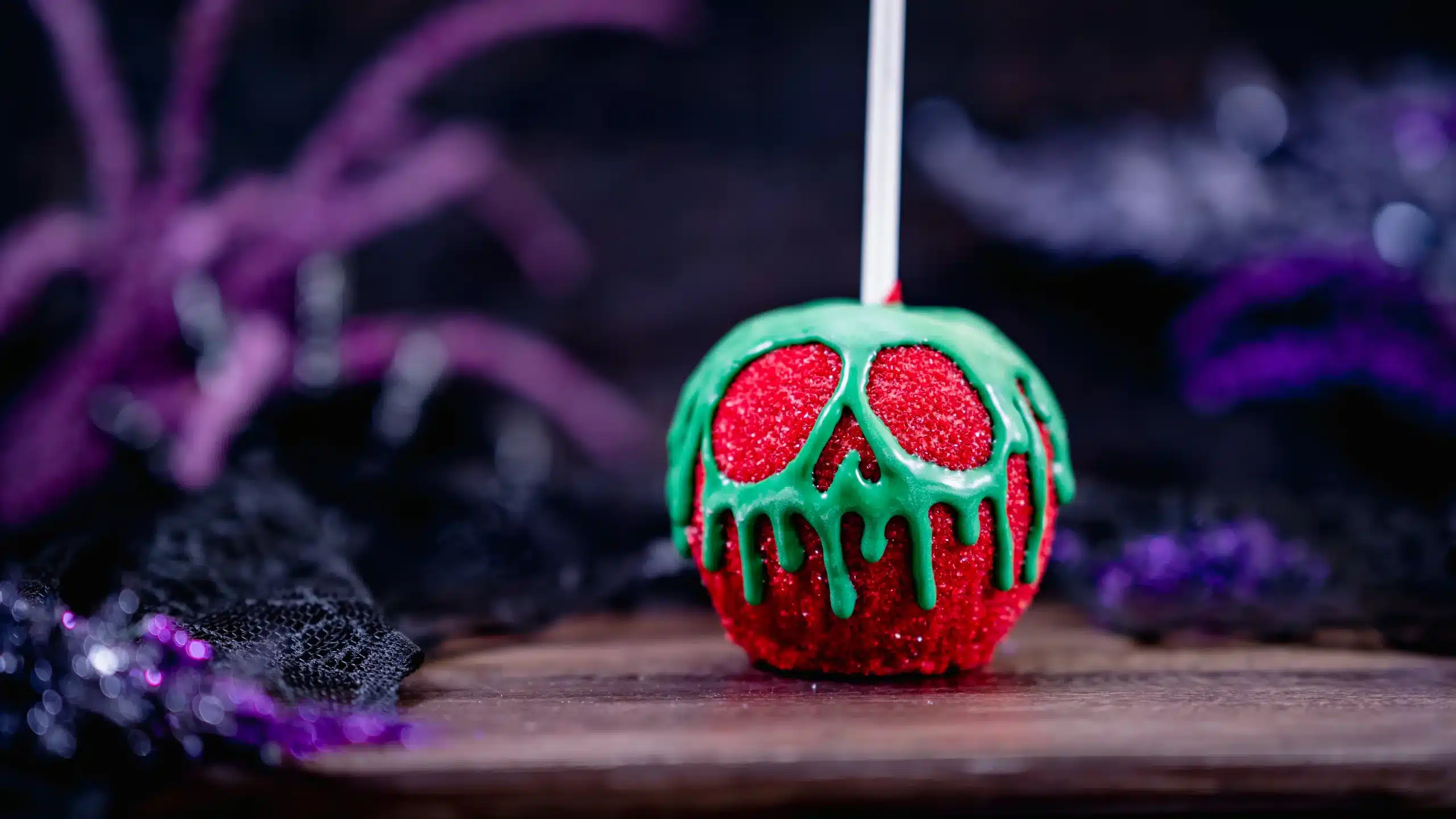 Disneyland Halloween Time Treat - poison skull apple