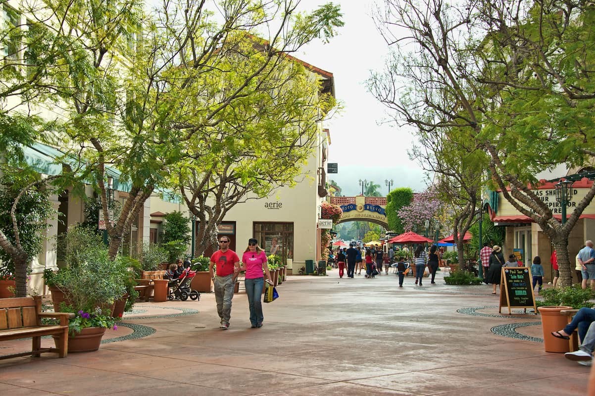 Santa Barbara shopping Paseo Nuevo