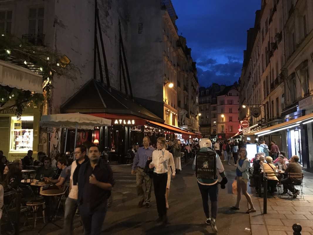 Saint Germain des Pres neighborhood